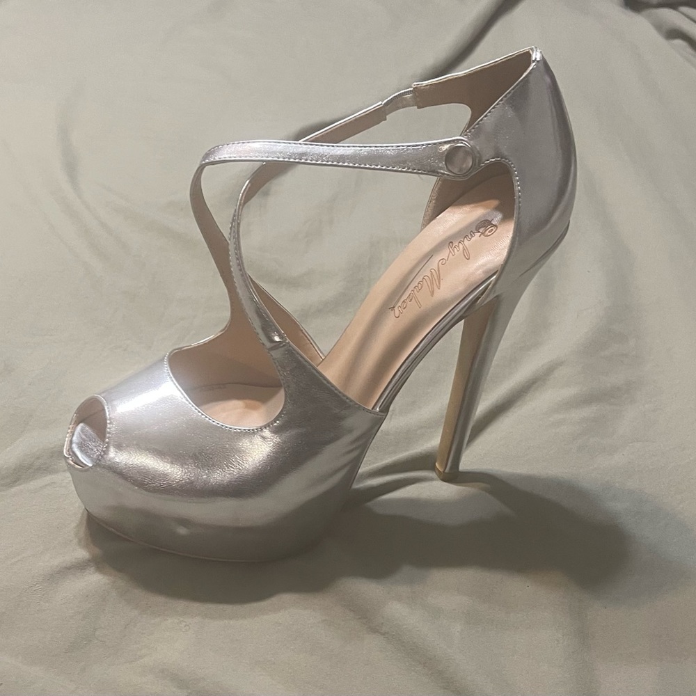 Only Maken Silver Heels
